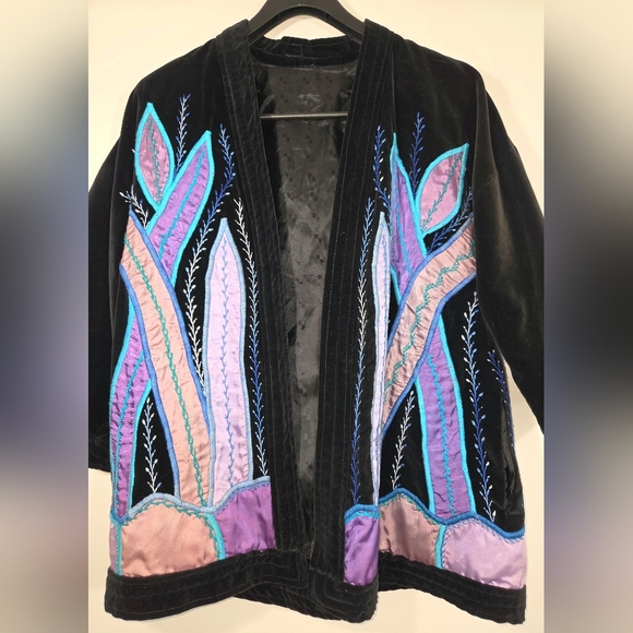 VINTAGE VIBRANT COLORFUL KIMONO. - Picture 2 of 7